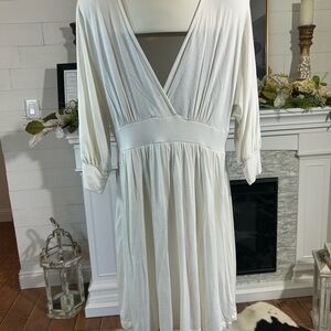 Women’s Elegant White V-Neck Dress